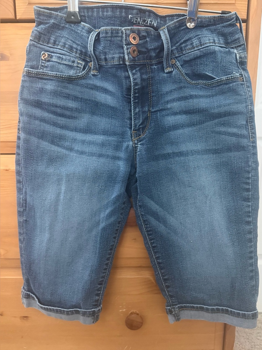 Women’s Blue Denim Bermuda Shorts - Denizen From Levi’s Size 4
